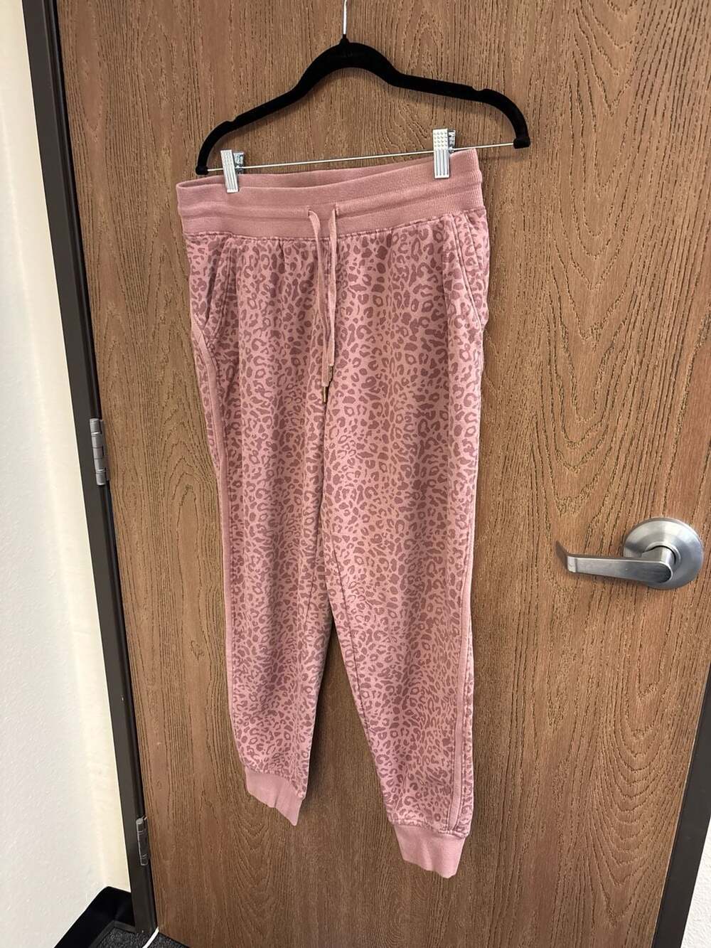 Tek Gear Ultrasoft Fleece Leopard Print Joggers, Size Medium